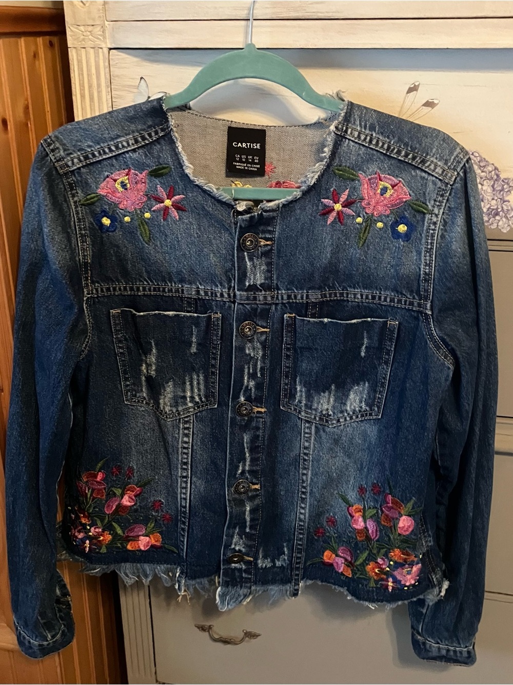 Women's Dark Blue Embroidered Denim Jacket by Cartise